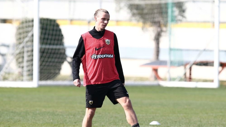 Χουλτ: «Ανυπομονώ να παίξω μπροστά στον κόσμο της ΑΕΚ»