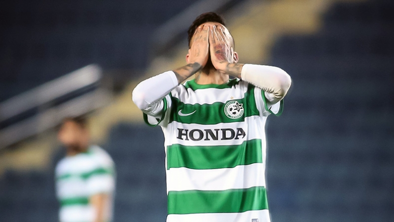 Κλάους: Στον πάγκο μήπως και ξυπνήσει...