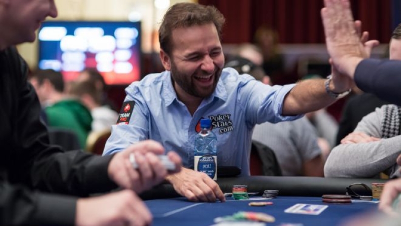 Ποιος προπονεί τον θρυλικό Daniel Negreanu και έχει εκτοξευτεί;