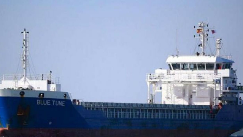 Σε καραντίνα πλοίο ανοιχτά της Αντίκυρας