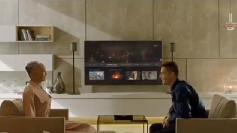 Ο Ρονάλντο τα λέει με ένα ρομπότ! (vid)