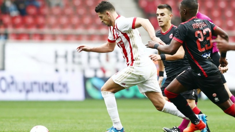 Τα παιδιά των Μιραλάς και Ζιλέ σε σχολή του Ολυμπιακού