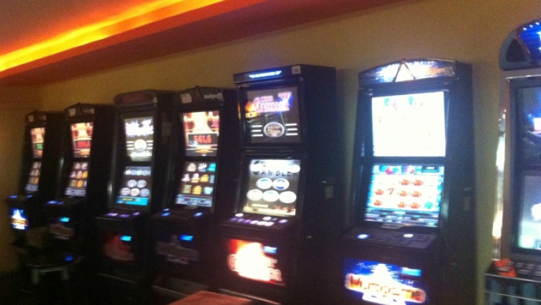 Έπιασαν 39 μέλη σπείρας για «φρουτάκια»