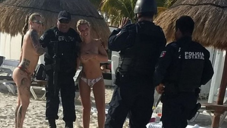 Μεξικανοί αστυνομικοί ποζάρουν σε παραλία με ημίγυμνες τουρίστριες (pics)