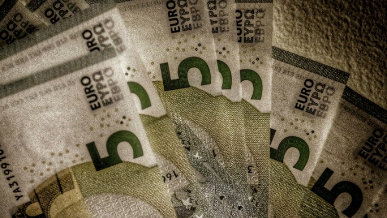 Διασώζονται επίδομα γάμου, τριετίες και άδειες των εργαζόμενων γονέων