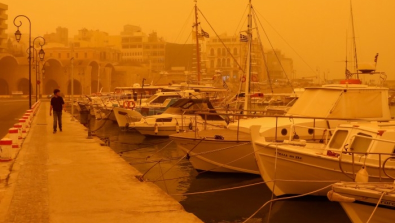 Αποπνικτική η ατμόσφαιρα στην Κρήτη: «Κοιμάσαι στην Κρήτη και... ξυπνάς στη Σαχάρα» (pics & vid)