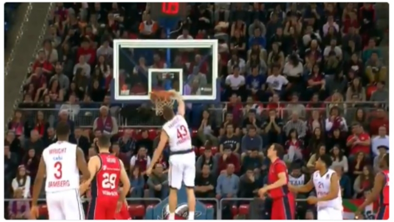 «Ίπταται» ο Ραντόσεβιτς! (vid)