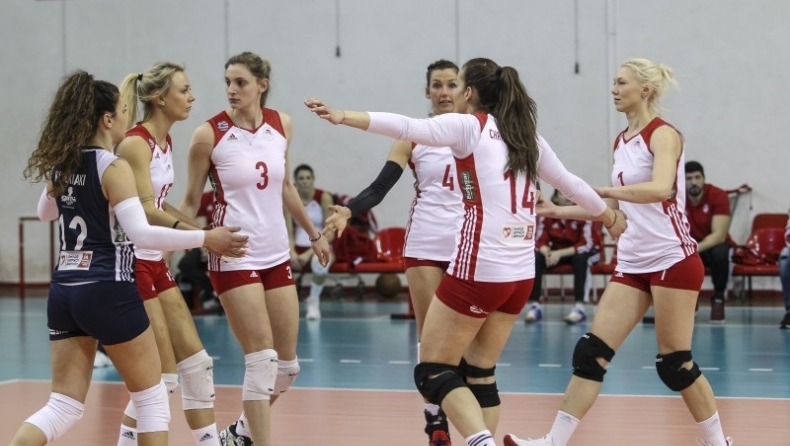 Συνεχίζει να μην χάνει σετ ο Ολυμπιακός