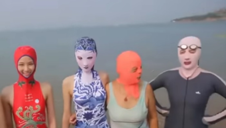 Facekini: Ξεπουλάει στην Κίνα το πιο παράξενο εξάρτημα για την παραλία (pic & vid)