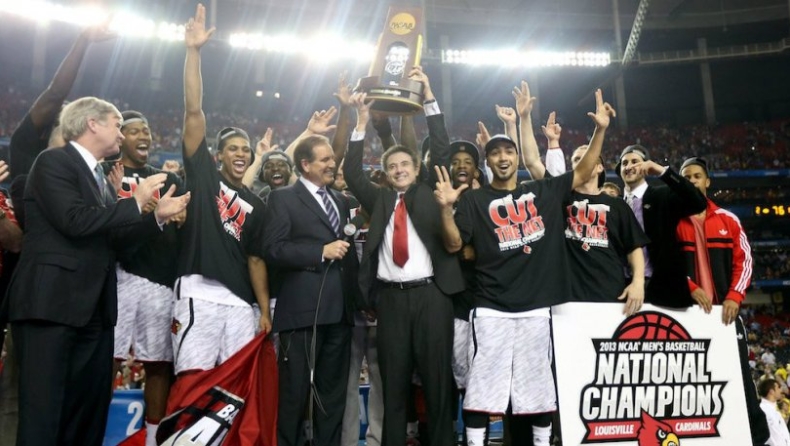 Πιτίνο: «Συμβούλιο από... προδότες στο Λούιβιλ»