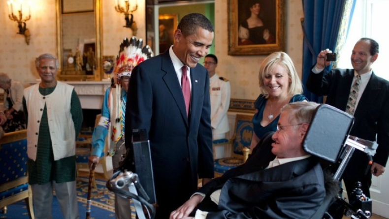 Ομπάμα για Χόκινγκ: «Να περνάς καλά ανάμεσα στα αστέρια» (pic)