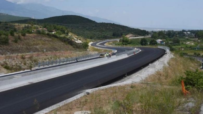 Ένας 80χρονος οδηγούσε στο αντίθετο ρεύμα της εθνικής οδού Θεσσαλονίκης – Ν. Μουδανιών