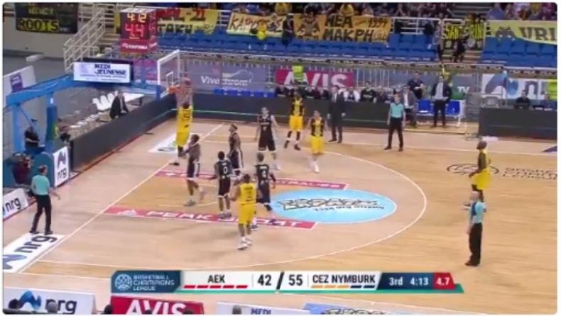 «Απογειώθηκε» και κάρφωσε ο Χάντερ! (vid)