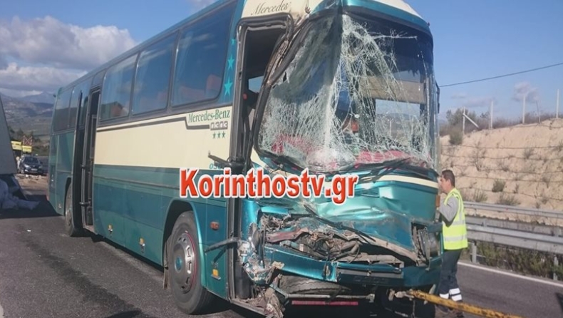 ΚΤΕΛ συγκρούστηκε με φορτηγό στην Κορίνθου-Τριπόλεως (vid)