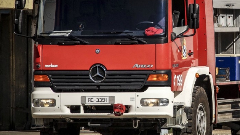 Αστικό λεωφορείο πήρε φωτιά επί της Ποσειδώνος