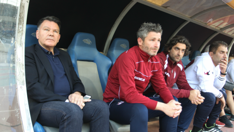 Στο πάγκο ο Κούγιας