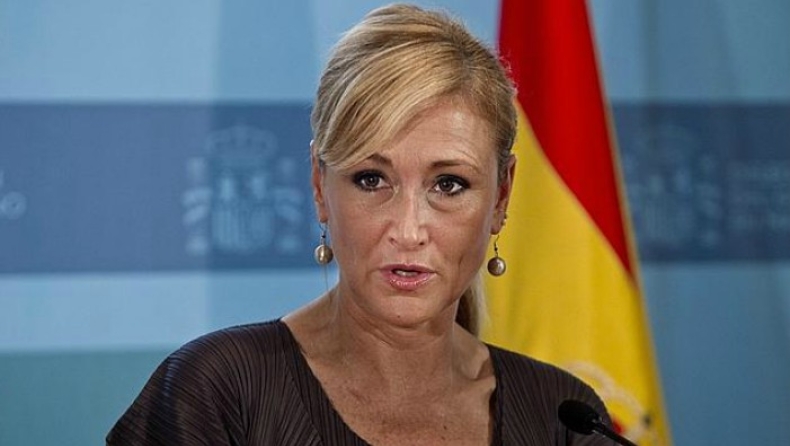 Η περιφερειάρχης της Μαδρίτης παραιτήθηκε μετά την κλοπή καλλυντικής κρέμας αξίας 40 ευρώ (pic & vid)