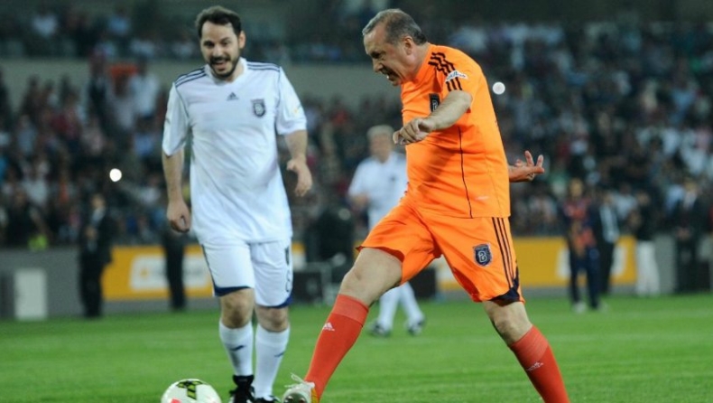 Οταν ο Ερντογάν παίζει... μπάλα!