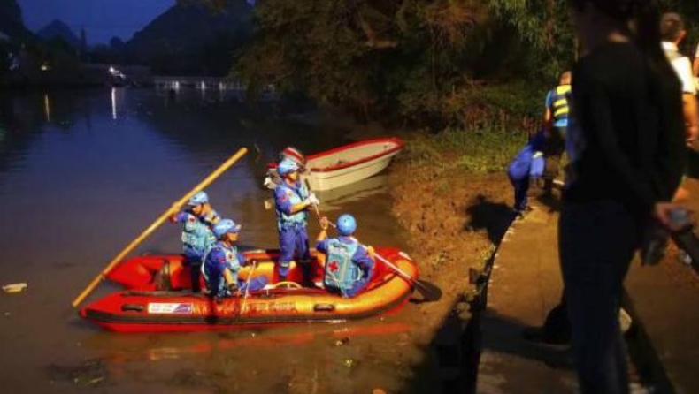 Τραγωδία σε ποτάμι της Κίνας: 17 νεκροί κωπηλάτες από ανατροπή σκαφών