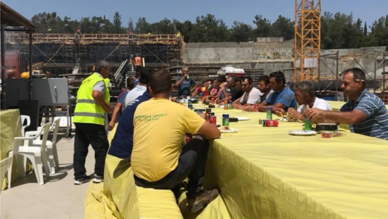 Μπάρμπεκιου στο εργοτάξιο της Αγιάς Σοφιάς (pics)