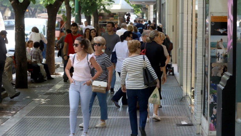 Ανοιχτά τα εμπορικά καταστήματα
