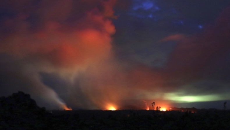 Χαβάη: Εξερράγη το ηφαίστειο Κιλαουέα (pics & vid)