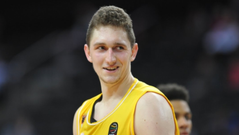 «Τρίβει» τα χέρια του ο Σάρας για τον MVP Μπιρούτις! (pic)