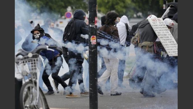 Επεισόδια και συλλήψεις στο Παρίσι κατά τη διάρκεια απεργιακής πορείας