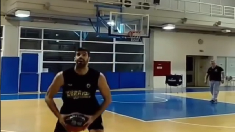 «Τρελάθηκε» ο Σάκοτα: Τρίποντο χωρίς να βλέπει! (vid)
