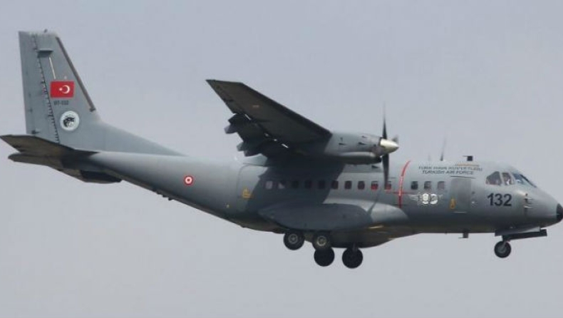 Τουρκικό αεροσκάφος CN-235 παρενόχλησε πυραυλάκατο του Πολεμικού Ναυτικού