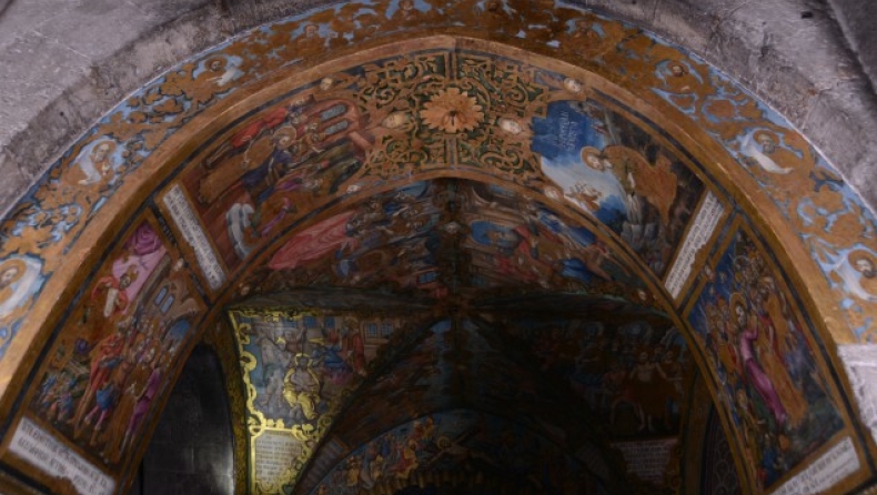 Δέος και κατάνυξη για το σύμβολο της Ορθοδοξίας! (vid,pics)