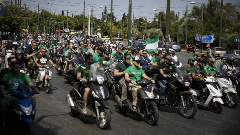 Πομπή με εκατοντάδες μηχανάκια για τον Παύλο Γιαννακόπουλο (pics & vids)