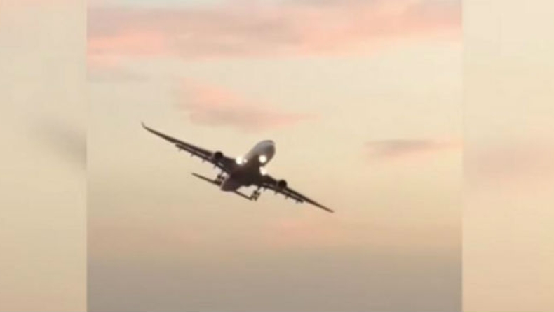 Είπε οτι έχει βόμβα μέσα σε αεροπλάνο και έφαγε 12 χρόνια