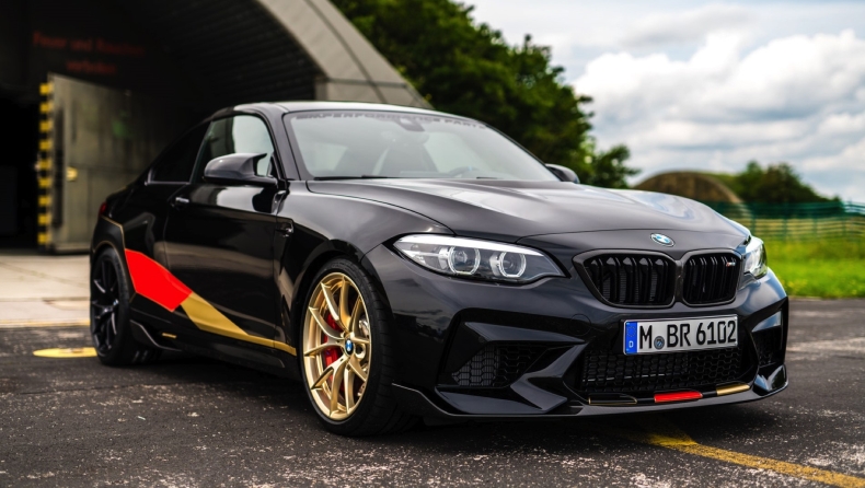 H BMW M2 φοράει τη φανέλα της Εθνικής Γερμανίας! (pics & vid)