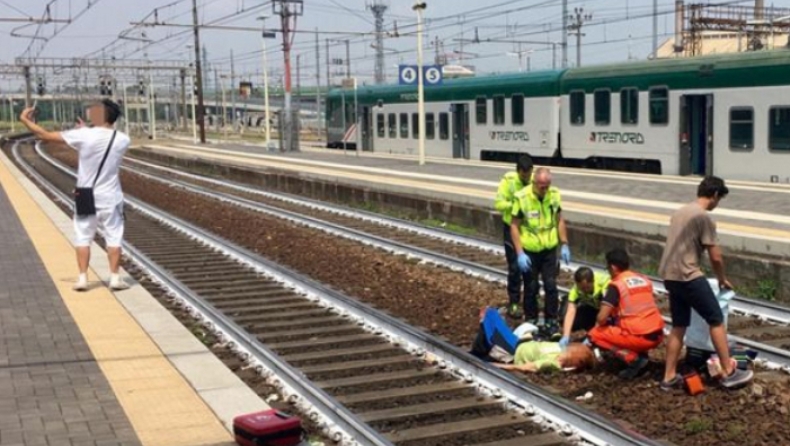 Τραγικός τουρίστας έβγαλε selfie με θύμα ατυχήματος σε ιταλικό σιδηροδρομικό σταθμό (pic)