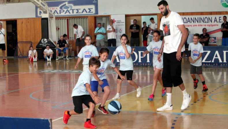 O Γιάννης Μπουρούσης στο 27o Zagori Basketball Camp