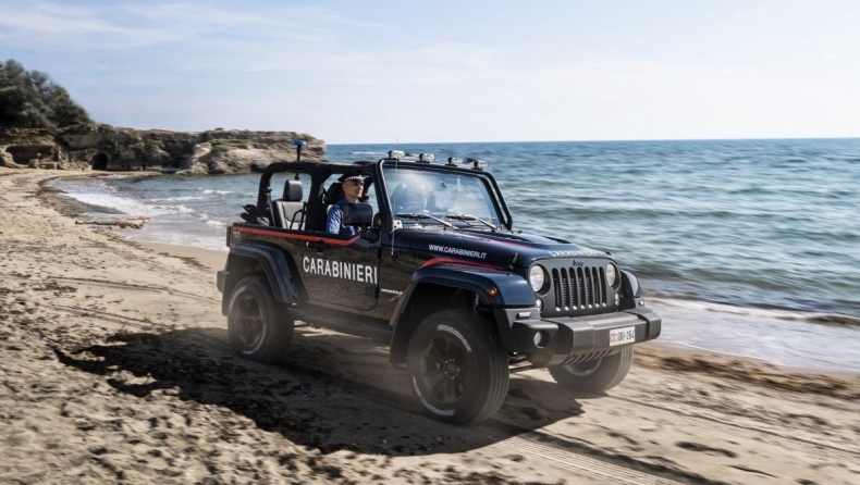 Ένα Jeep Wrangler περιπολεί στις ιταλικές ακτές! (pics)