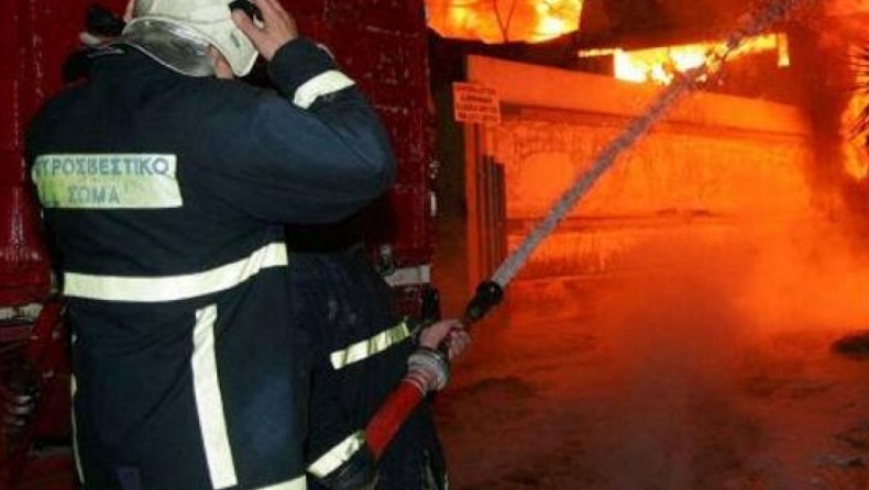 Φωτιά κατέστρεψε ψητοπωλείο στην Πάτρα