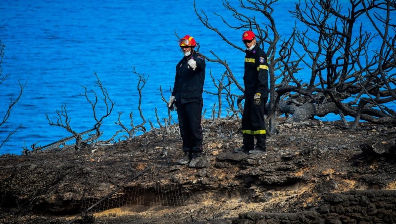 Συνεχίζονται αδιάκοπα οι έρευνες για τους αγνοούμενους της καταστροφικής πυρκαγιάς