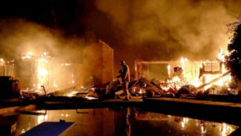 Εφιάλτης και στην Καλιφόρνια: 38.000 άνθρωποι εγκατέλειψαν τα σπίτια τους, ύποπτος ένας πυρομανής (vids)
