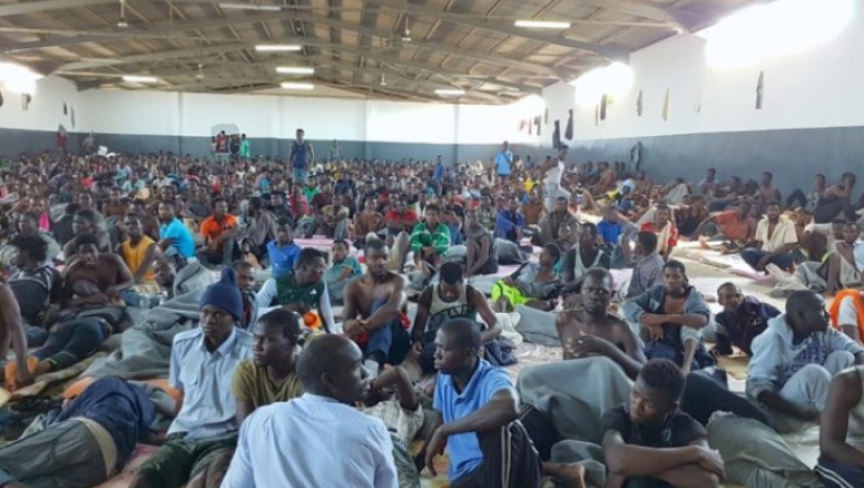 Χωρίς νερό και φαγητό περίπου 400 μετανάστες σε κέντρο κράτησης στη Λιβύη