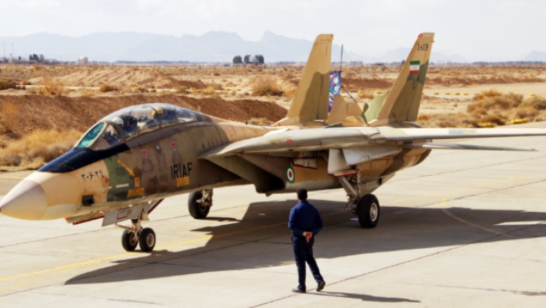 Συντριβή πολεμικού αεροσκάφους στο Ιράν, νεκρός ο πιλότος