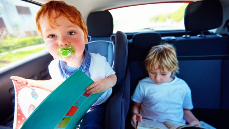 Πώς θα ταξιδέψετε πιο άνετα με παιδιά στο αυτοκίνητο