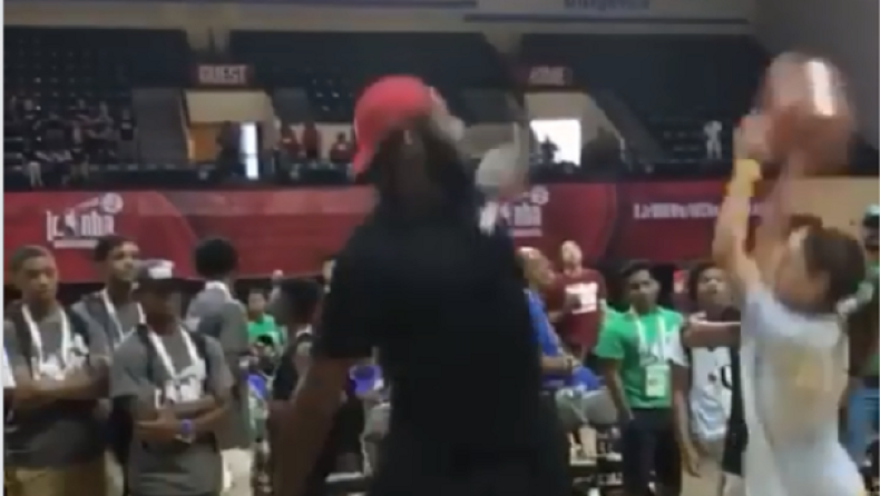 Ο Ντράμοντ «σκάει» τάπες σε παιδάκια (vid)