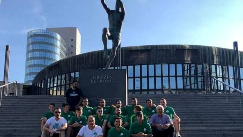 Στο άγαλμα του Ντράζεν η ομάδα ποδοσφαίρου σάλας του Παναθηναϊκού