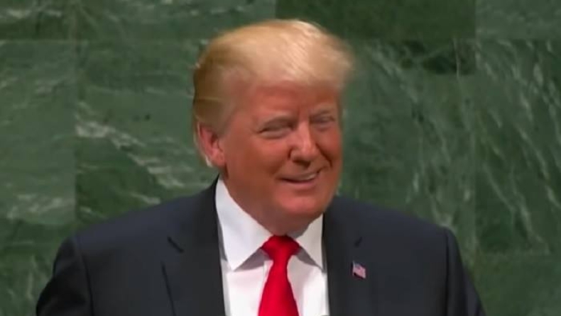 Η αμήχανη στιγμή που ολόκληρη η Γ.Σ του ΟΗΕ γελάει με μία ατάκα του Τραμπ (vid)