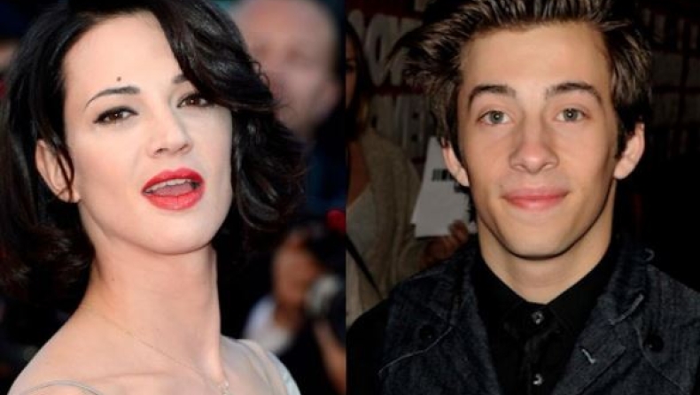 Η Άζια Αρτζέντο τώρα δηλώνει θύμα του 17χρονου