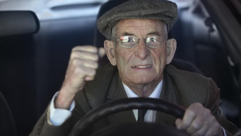 Παράταση στις άδειες οδήγησης για τους οδηγούς άνω των 74 ετών