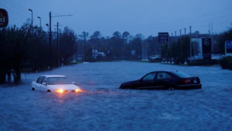 Ο κυκλώνας «Φλόρενς» αφήνει πίσω 13 νεκρούς