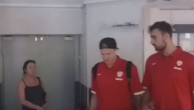 Έφτασε στο Ηράκλειο ο Ολυμπιακός (vids)